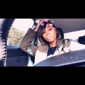 Meet your Posher, Courtney